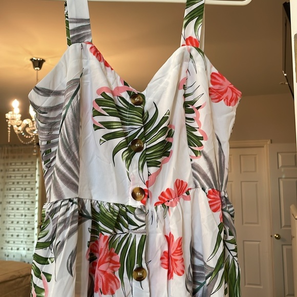 SHEIN size medium-never worn. 36 C bust -couldn’t button all the way. - Picture 4 of 6